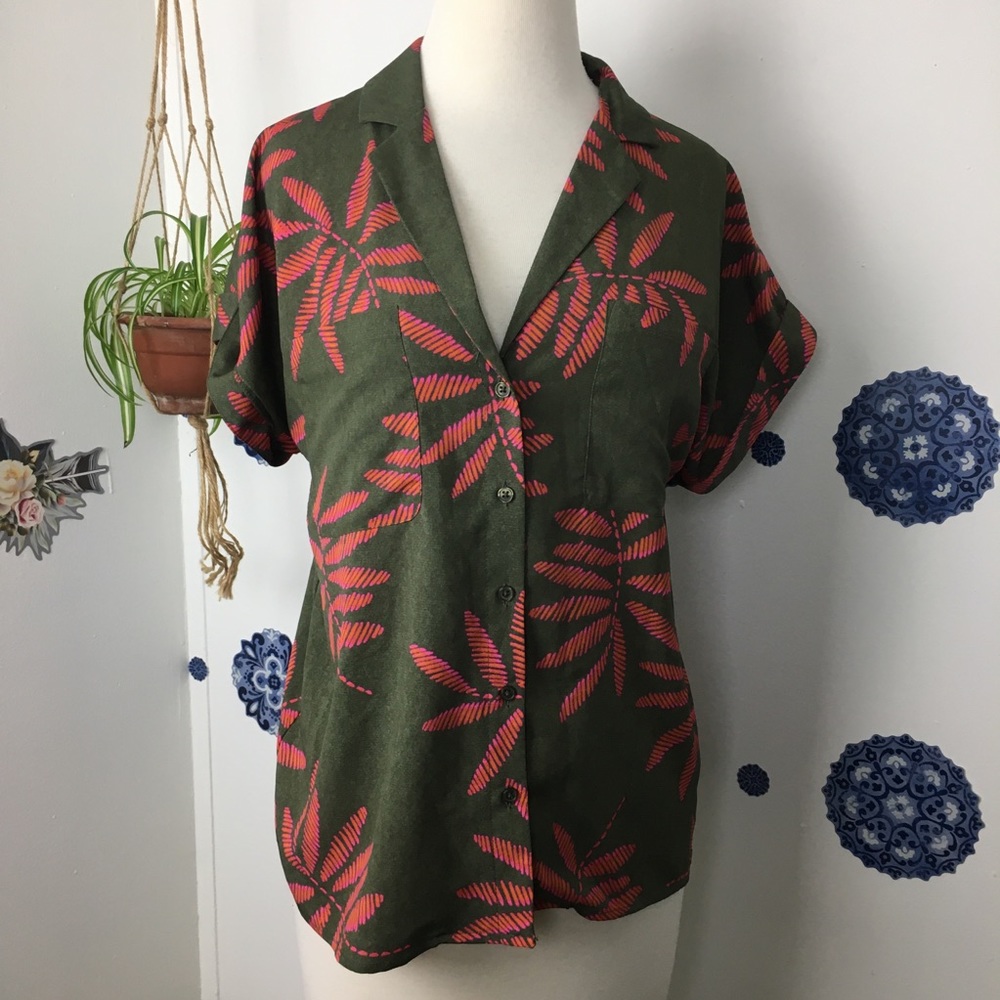 2 for $10 casual work top green Hawaiian print M